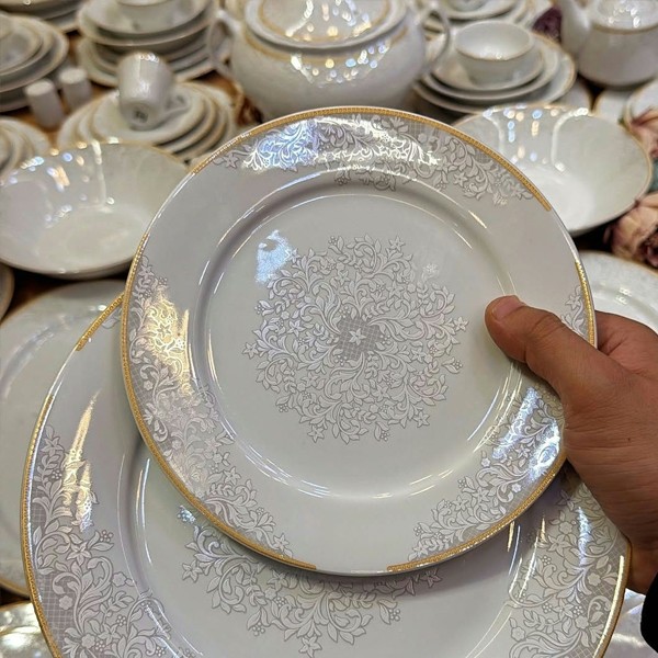 Luxury Ceramic Dinnerware and Serving Set