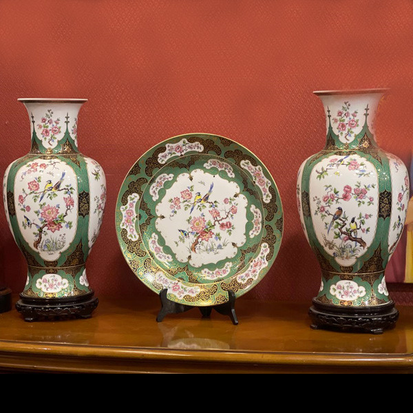 An Antique Chinese Porcelain Set with 1 Round Plate and 2 Vases, White Colored with Flowers & Shapes